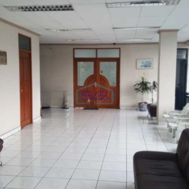 Dijual Gedung Kantor Siap Pakai Di Grogol Jakarta Barat Lokasi Strategis Area Komersil LB 1055m2-2