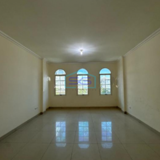 Dijual Ruko Hadap Jalan Raya Depan Lokasi Sangat Bagus di Jakarta Barat LB 250m2-2