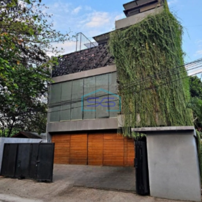 Dijual Mini Gedung Kantor Strategis Siap Pakai di Cilandak Barat di Jakarta Selatan LB 778m2