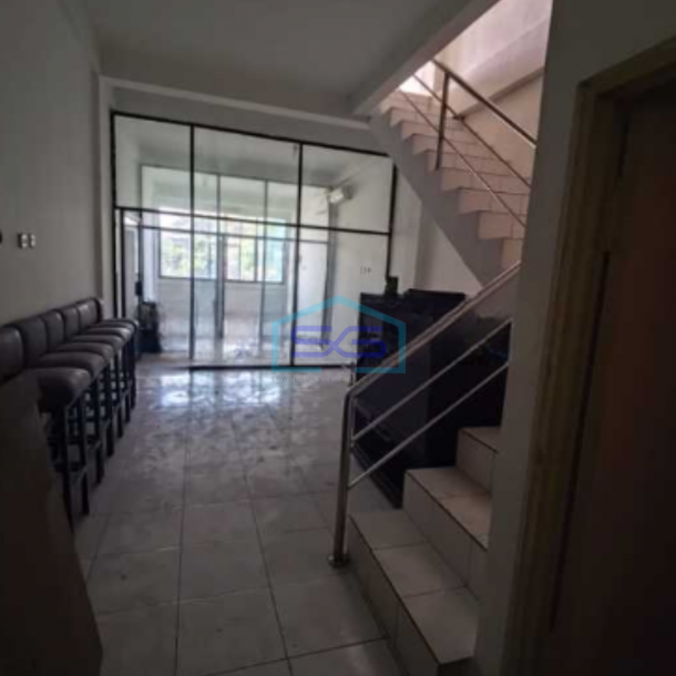 Disewakan Ruko di Tanjung Duren Jakarta Barat Bangunan 3 Lantai LB 220m2-1