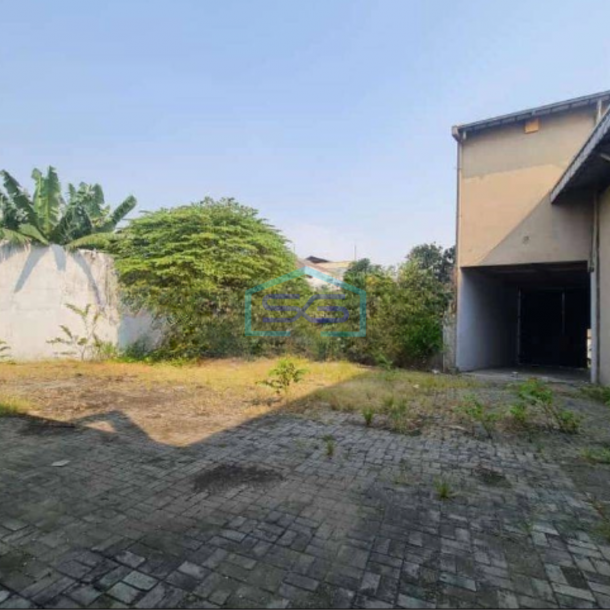 Disewakan Gudang Akses Mudah di Jalan Utama Meruya Utara Jakarta Barat Luas Tanah 2000 m²-1