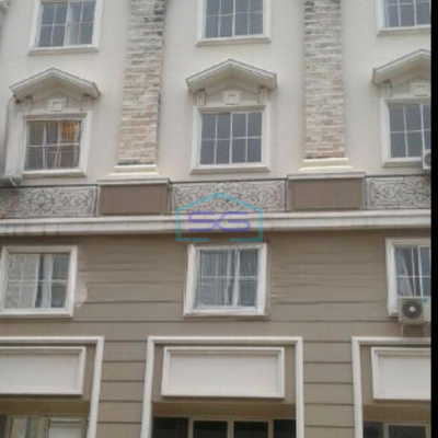 Disewakan Ruko Hadap Jalan di Green Lake City Jakarta Barat