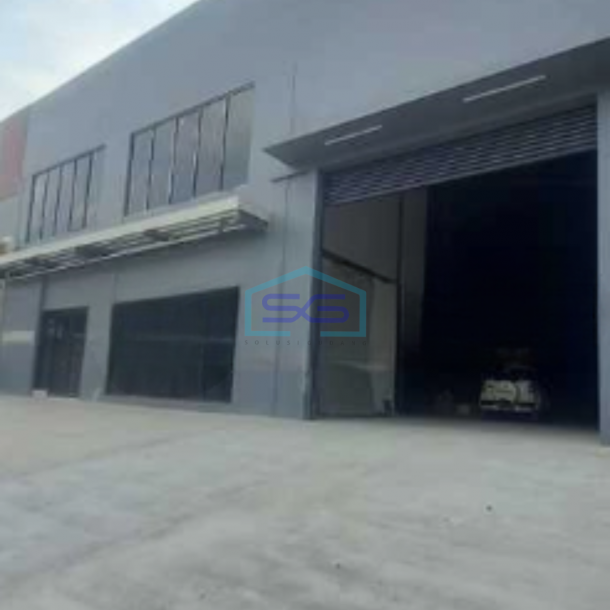 Disewakan Gudang Lokasi Bebas Banjir di Lippo Cikarang Luas Tanah  1366 m²-1
