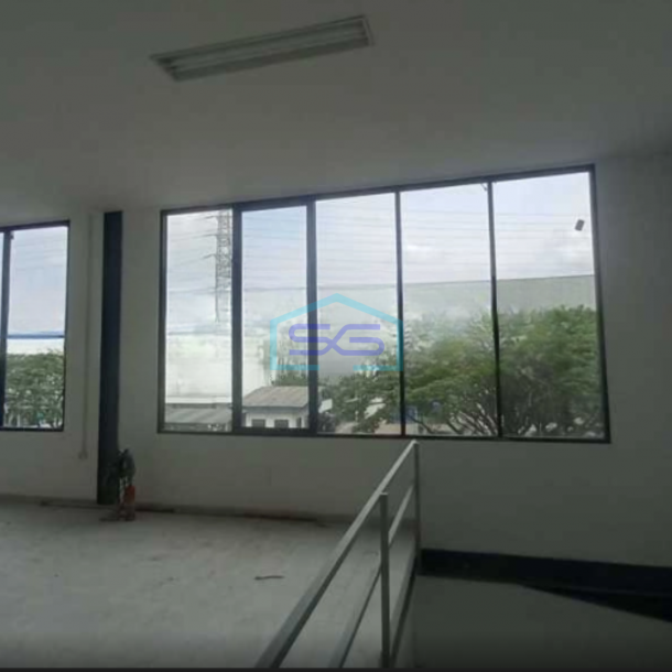 Disewakan Gudang Lokasi Bebas Banjir di Lippo Cikarang Luas Tanah  1366 m²-2