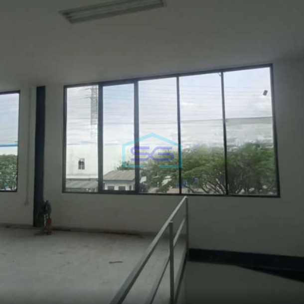 Disewakan Gudang Luas Tanah  1366 m² Lokasi Bebas Banjir di Cikarang-1