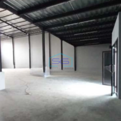 Disewakan Pabrik Lokasi Strategis di Cikarang Luas Tanah 1043 m²