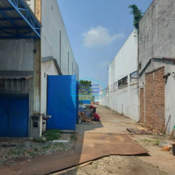 Dijual Pabrik Lokasi Strategis Luas Tanah 1769 m² Lokasi di Bekasi-2