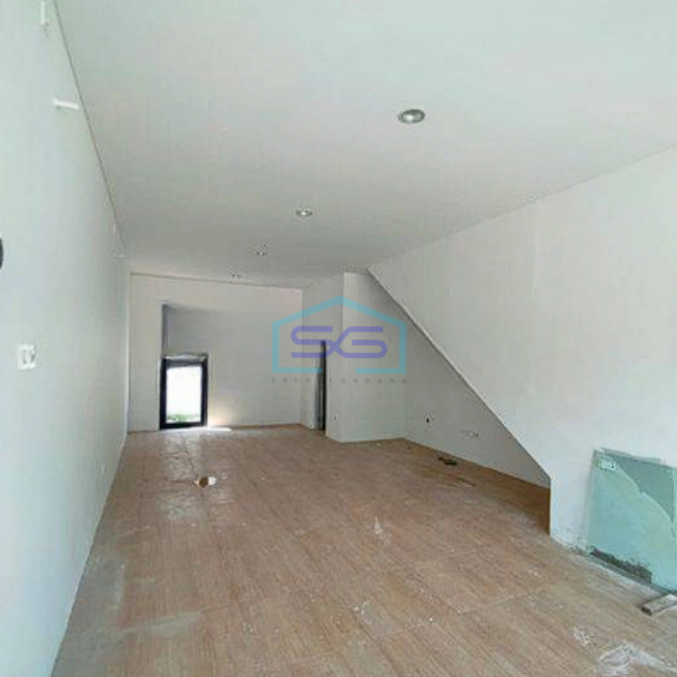 Disewakan Ruko Uptown 3 Lantai Di Lokasi Strategis Kawasan Lippo Cikarang LB 150m2-3