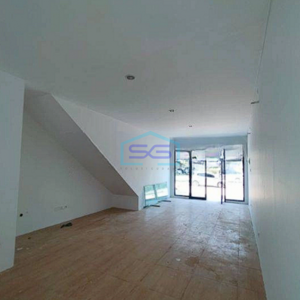 Disewakan Ruko Uptown 3 Lantai Di Lokasi Strategis Kawasan Lippo Cikarang LB 150m2-2