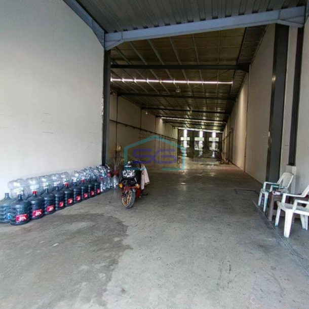 Disewakan Pabrik Dalam Kawasan Office 3 Lantai Area Cikarang LT 1298m2-3