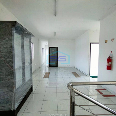 Disewakan Pabrik Dalam Kawasan Office 3 Lantai Area Cikarang LT 1298m2