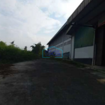 Disewakan Gudang Luar Kawasan Strategis Luas Parkiran Kontainer di Karawang LB 1000m2