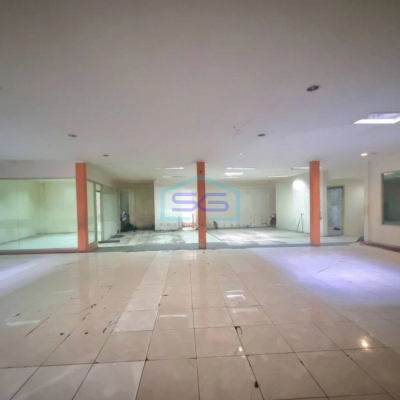 Disewakan Ruang Usaha Lokasi Strategis di Kopo Bandung LT 700m2