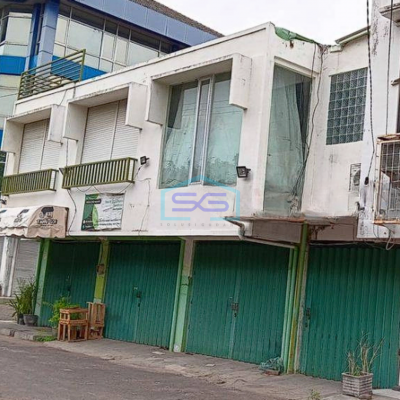 Disewakan 3 Ruko Gandeng Lokasi Strategis di Jalan Raya Manyar, Surabaya Timur LB 400m2