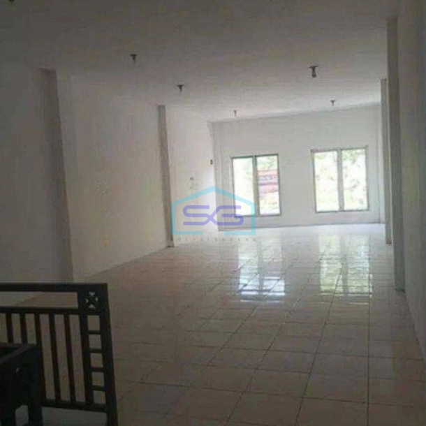 Disewakan 2 Unit Ruko Terpisah di Raya Tenggilis Surabaya LB 240m2-2