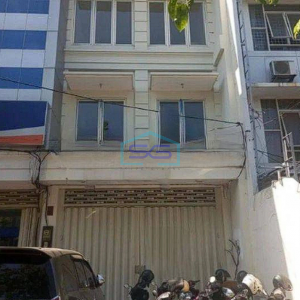 Disewakan 2 Unit Ruko Terpisah di Raya Tenggilis Surabaya LB 240m2-1