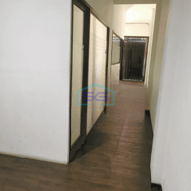 Disewakan Ruko 3,5 Lantai di Surabaya Pusat LB 202m2-4