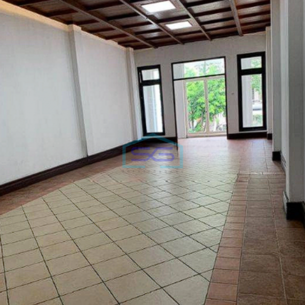 Dijual Ruko 3,5 Lantai Baru Gres Siap Pakai ada Pos Security 24 jam Surabaya LB 300m2-3