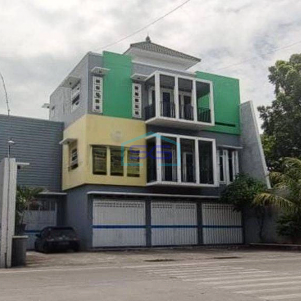 Dijual Ruko + Kantor + Gudang Nol Jalan Raya Nganjuk Jawa Timur LB 900m2-1