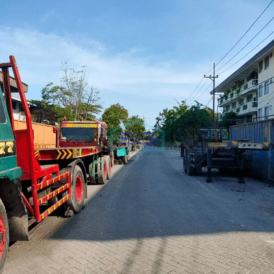 Disewakan Gudang Teluk Kumai Dekat Pelabuhan Perak Parkir Luas Surabaya LT 1300m2