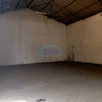 Disewakan Gudang Teluk Kumai Dekat Pelabuhan Perak Parkir Luas Surabaya LT 1300m2