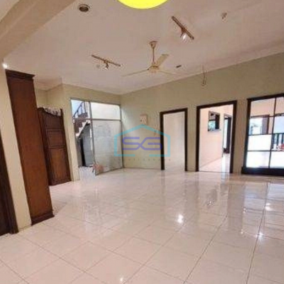 Disewakan Ruang Usaha Ngagel Tama, Surabaya Luas Tanah 230m2 Lokasi Strategis