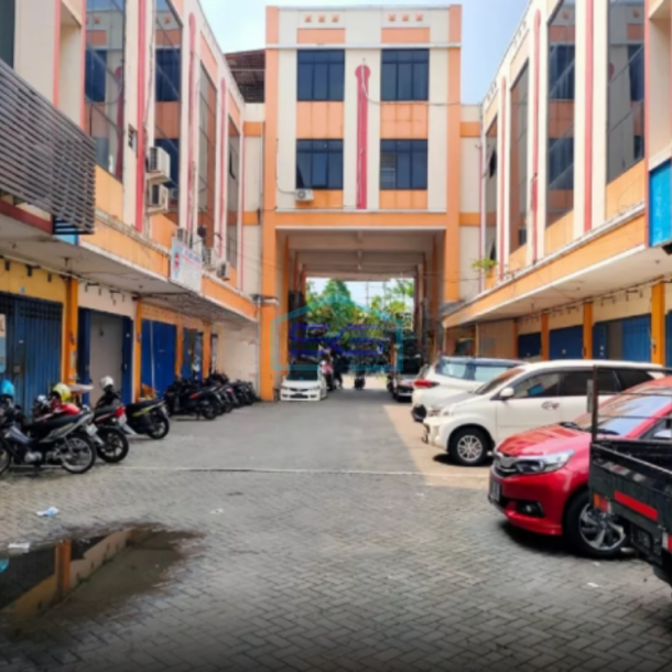 Disewakan Ruko 2 Unit Jejer di Wiyung Surabaya Luas Bangunan  300 m²-1
