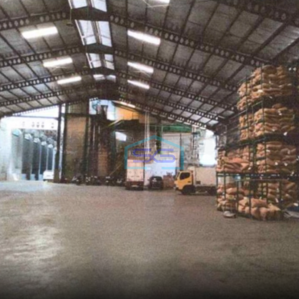 Dijual Gudang SHM Super Strategis di Komplek Pergudangan Mutiara Tambak Langon SurabayaLuas Bangunan  4275 m²-1