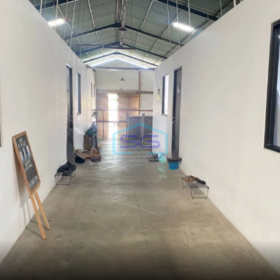 Dijual Gudang Margomulyo Permai, saat ini dipakai sebagai Kantor 2 Lantai Luas Bangunan  777 m²