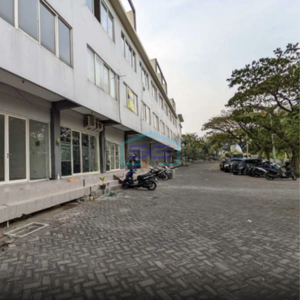 Dijual Ruko Royal Town Regency, Hadap Jalan Kembar Gunung Anyar Surabaya Luas Bangunan  189 m²-2