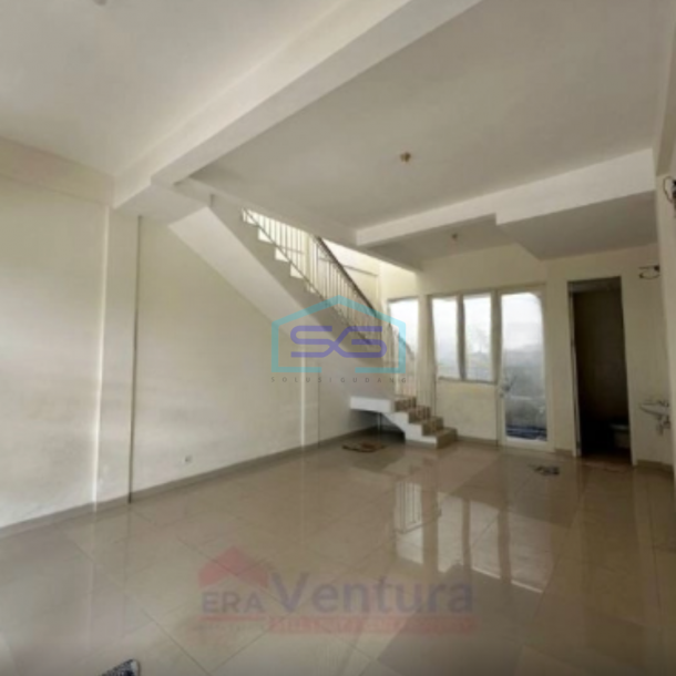 Disewakan 2 Ruko Jejer Kondisi Siap Pakai Cocok Untuk Komersial Di Surabaya Luas Bangunan  160 m²-3