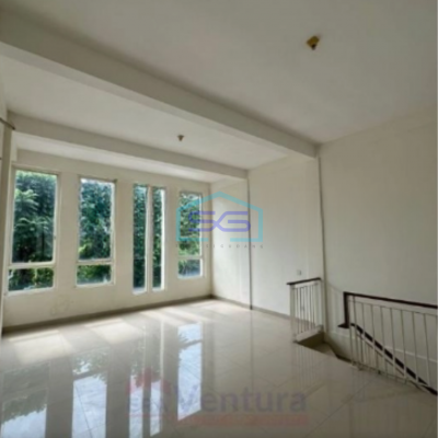 Disewakan 2 Ruko Jejer Kondisi Siap Pakai Cocok Untuk Komersial Di Surabaya Luas Bangunan  160 m²-2