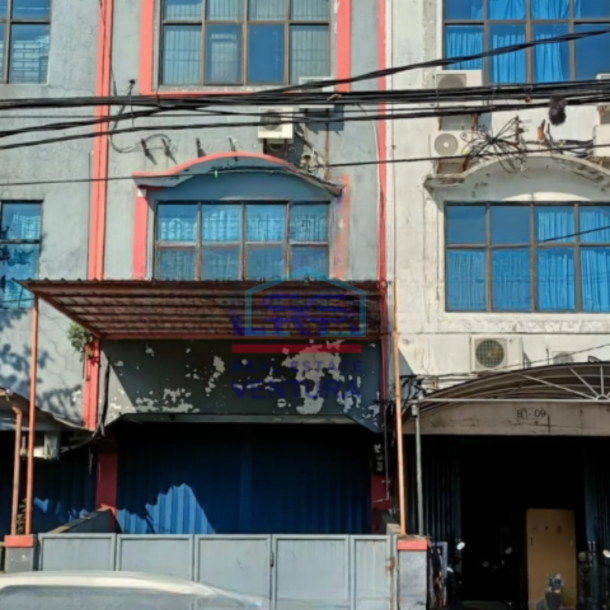 Disewakan Ruko 3 Lantai Luas Tanah  216 m² Lokasi Surabaya Kota-1