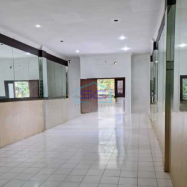 Disewakan Ruko 3 Lantai Luas Bangunan 283 m2 Lokasi Surabaya Kota-1