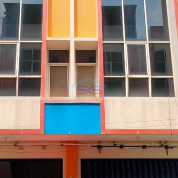 Disewakan Ruko 3 Lantai Luas Bangunan  185 m² Lokasi Wiyung Surabaya-1