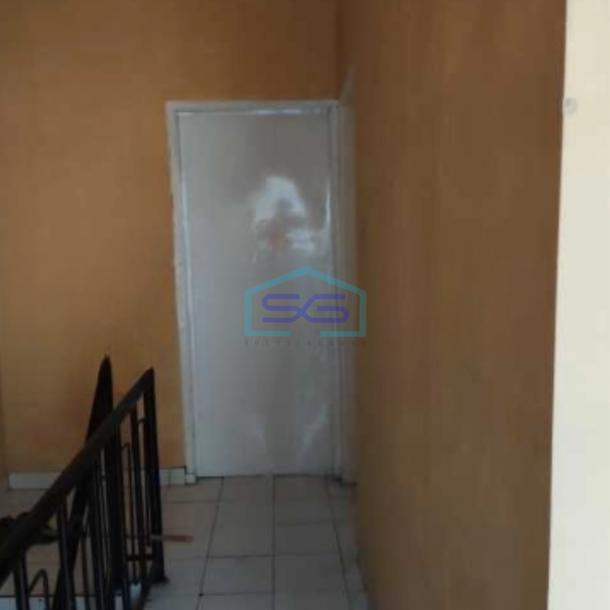 Disewakan Ruko Murah 2 Lantai Luas Bangunan 125 m² Lokasi Waru Sidoarjo-1