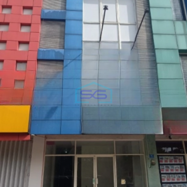 Disewakan Ruko Luas Bangunan 300 m² Lokasi Pakuwon City Surabaya-2