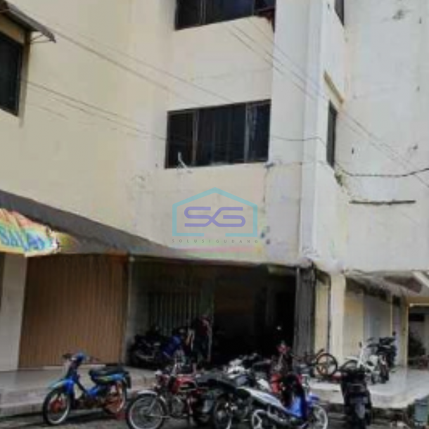Disewakan Ruko 3 Lantai Luas Tanah 105 m² Lokasi Rungkut Surabaya-1