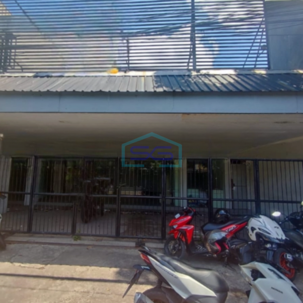 Disewakan Kantor 3 Lantai Luas Bangunan  450 m² Lokasi Pakuwon City Surabaya-1