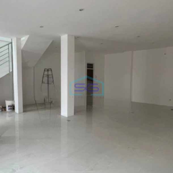 Disewakan Ruko 2 Lantai Luas Bangunan  160 m² Lokasi Surabaya Kota-1