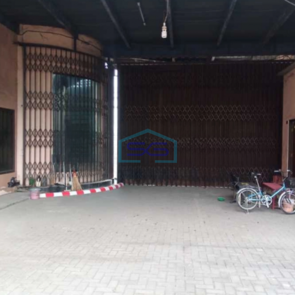 Dijual Gudang Luas Bangunan  800 m² Area Parkir Luas Lokasi Taman Sidoarjo Jawa Timur-2