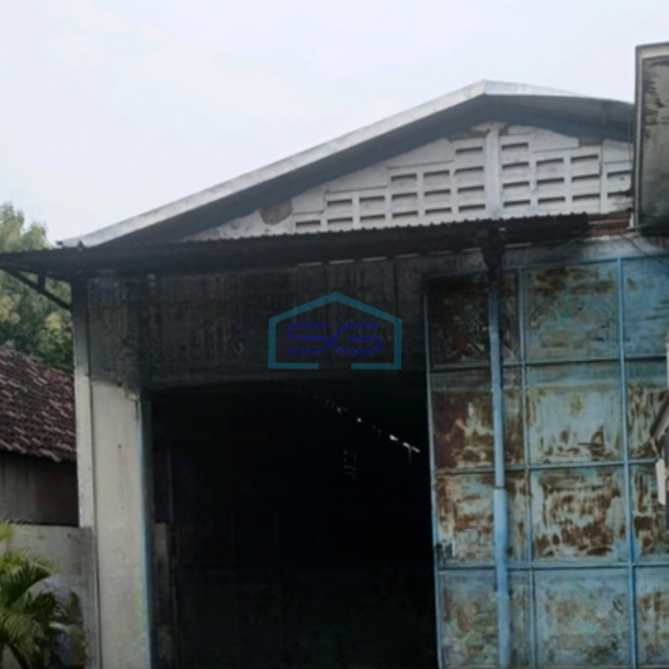 Dijual Gudang Lokasi Strategis Luas Bangunan 4686 m2 di Kedamean Gresik-1