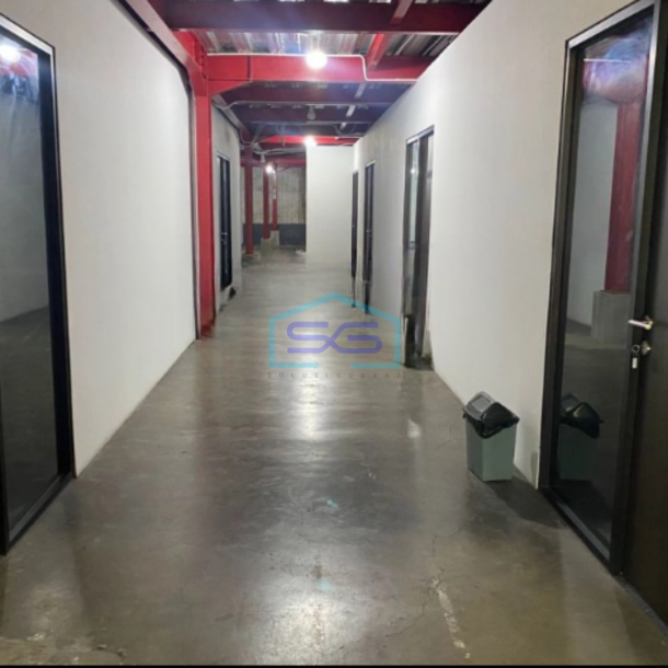 Dijual Gudang Kondisi Rapi Luas Bangunan  777 m² Lokasi Margomulyo Surabaya-2