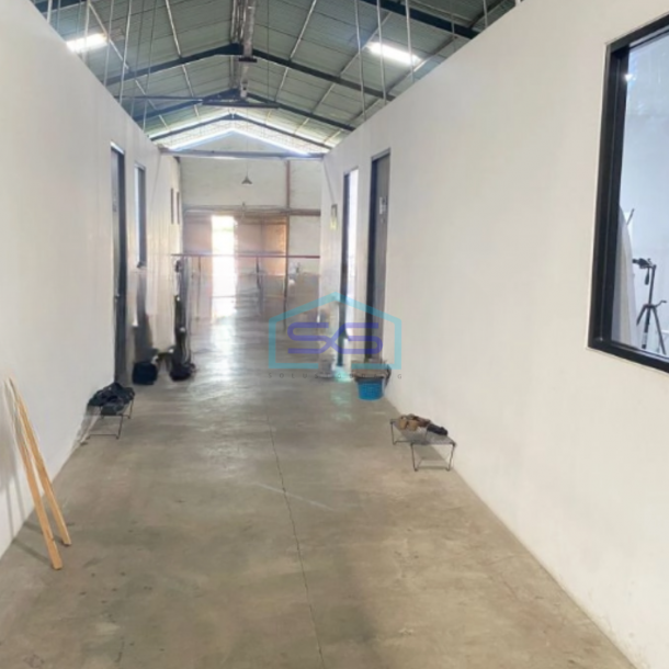Dijual Gudang Kondisi Rapi Luas Bangunan  777 m² Lokasi Margomulyo Surabaya-1