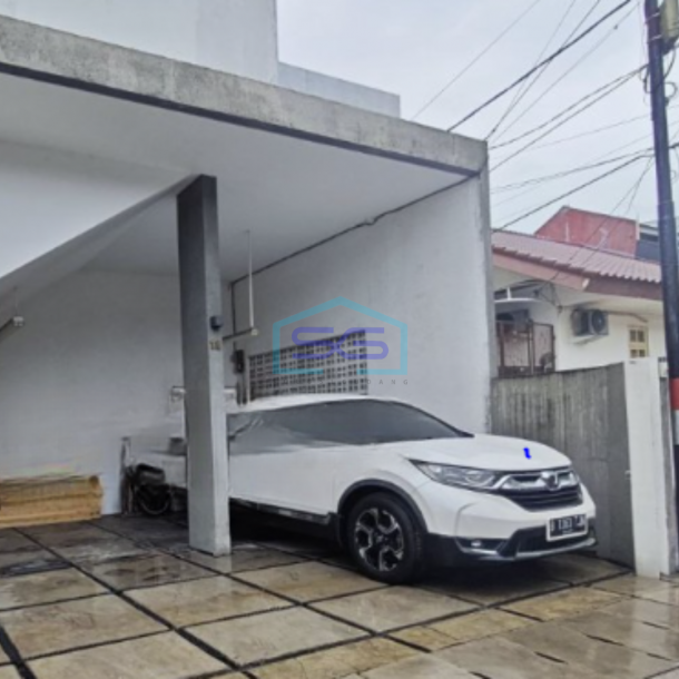 Disewakan Ruko Luas Bangunan  460 m² 3 Lantai di Depok Jawa Barat-2