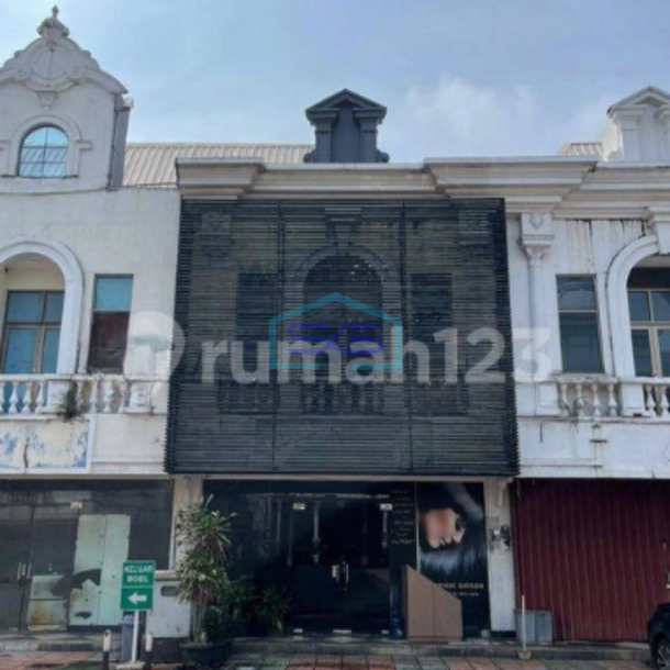 Dijual Cepat Ruko Luas Bangunan  105 m² Lokasi Strategis di Cibubur Bekasi-2