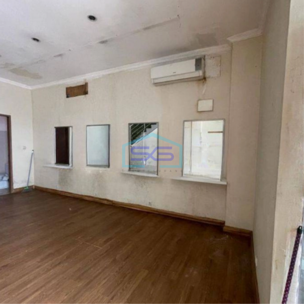 Dijual Cepat Ruko Luas Bangunan  105 m² Lokasi Strategis di Cibubur Bekasi-1