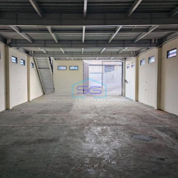 Dijual Gudang Luas Bangunan  400 m² di Dekat Pintu Tol Cibatu Cikarang Bekasi-1