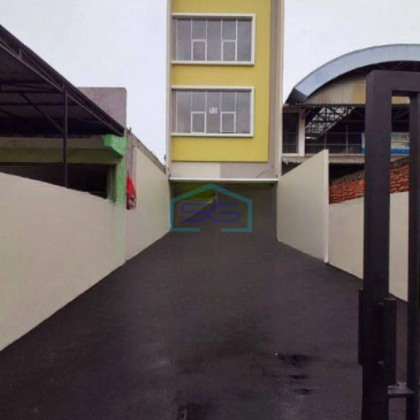 Disewakan Ruko 3 Lantai Luas Tanah 294 m² di Klender Jakarta Timur Dekat Stasiun-1