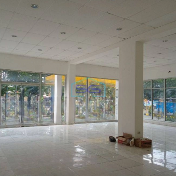 Disewakan Ruko Luas Bangunan 675 m² di Pulo Gadung Jakarta Timur-1